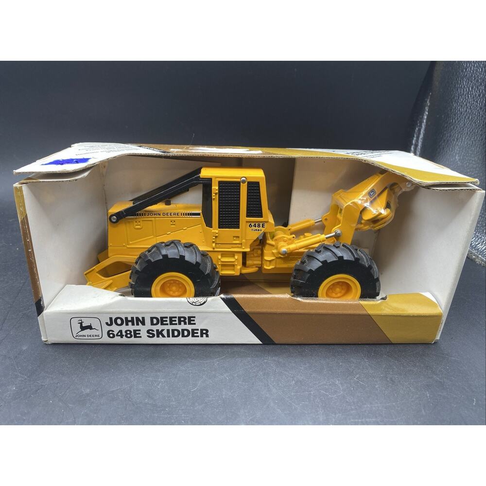 1/32 Ertl John Deere 648E Log Skidder Diecast w/ Box
